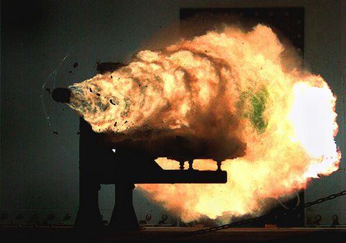 全球最尖端的五款未來武器，其中一款一秒內(nèi)就能射出上萬發(fā)彈