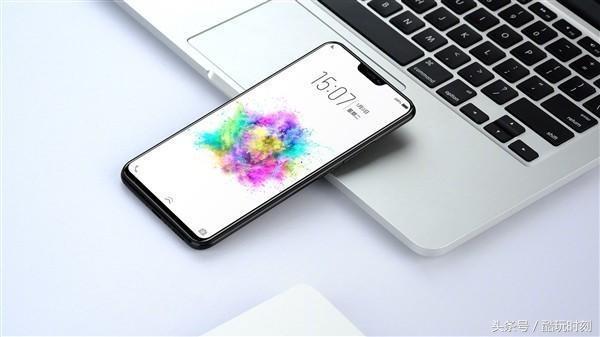 蘋(píng)果X雖然貴，但又一次引領(lǐng)了手機(jī)外觀